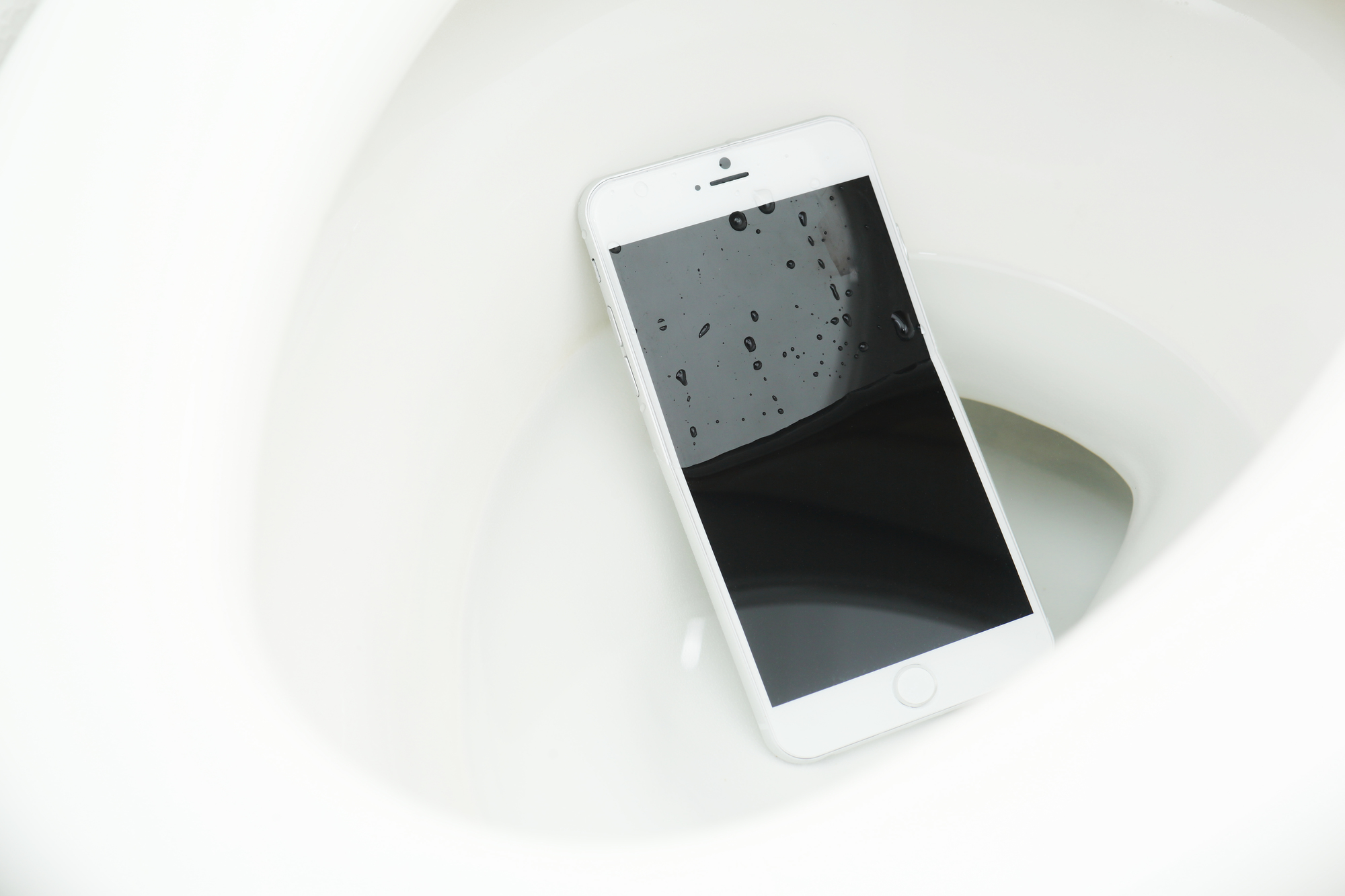 Iphoneが水に濡れて充電できない 濡れたiphoneの対処法まとめ パソコンファーム
