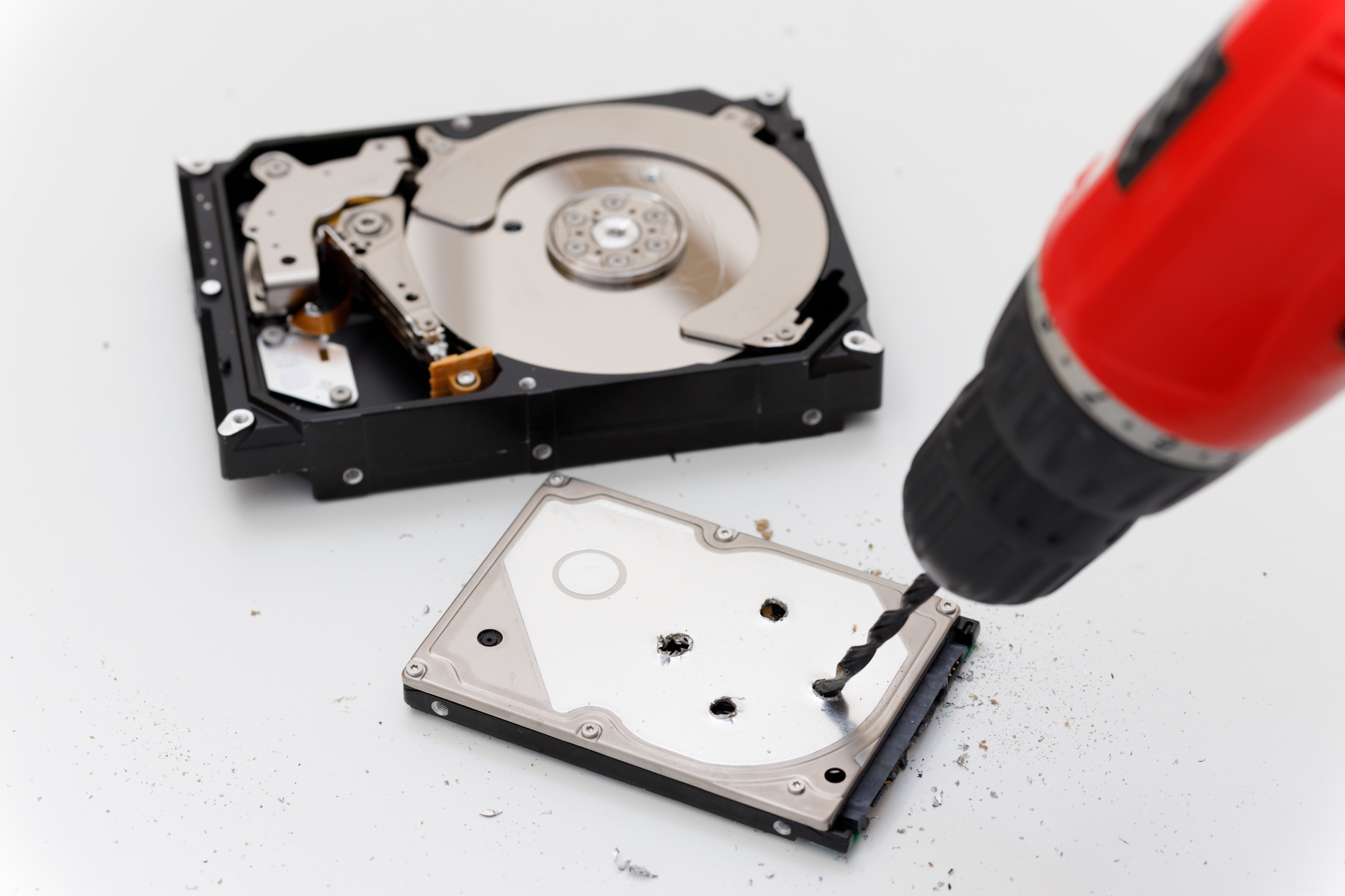 PC処分における情報漏洩リスクとコンプライアンス遵守の実態調査